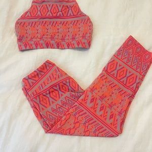 Onzie Flow Spirit 3040 + Capri Leggings in Pink Dust Blocks size SMALL